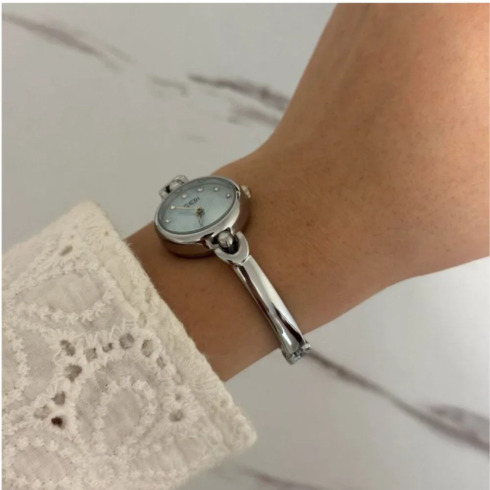 Sku0450 Retro Silver Blue dial Women Casual Round Watch Stainless steel+gift bag